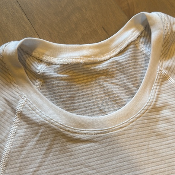 Swiftly Tech short sleeve crew shirt Race length crop - Picture 7 of 14